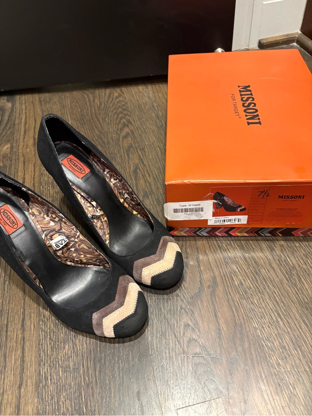 Missoni suede Pumps Chevron Beige Taupe Accents thick heal size 7.5 As is